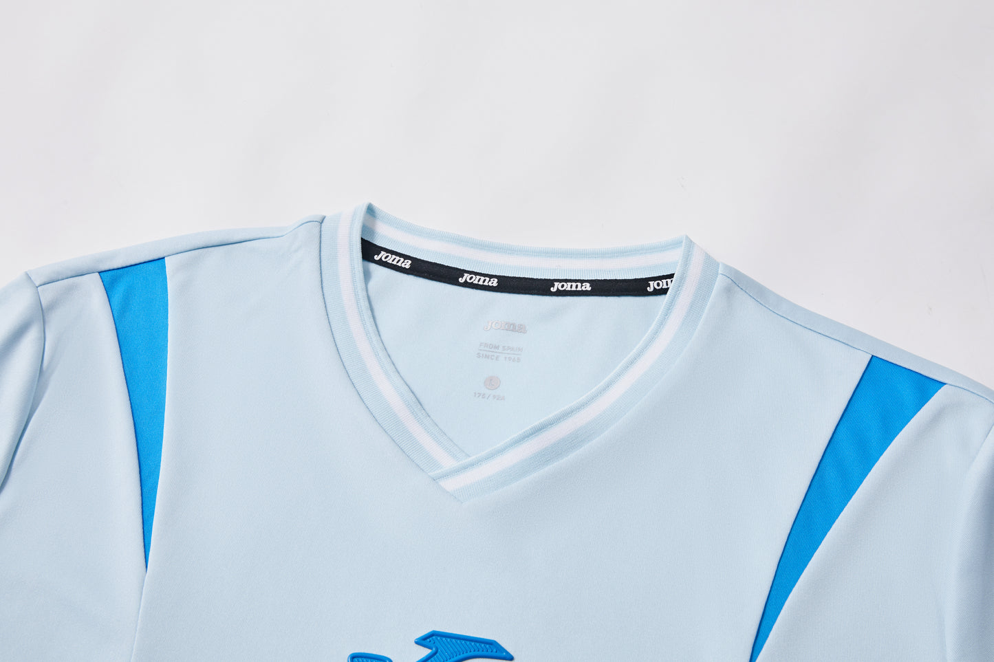 乾爽透氣 足球比賽服套裝 2026